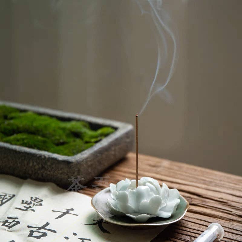 Handmade Ceramic incense burner - Lotus Flower in white