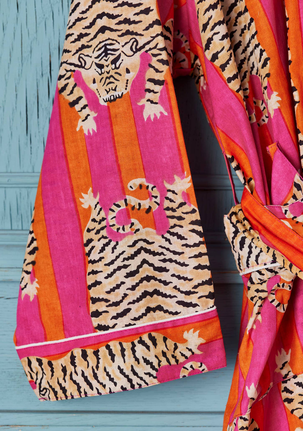 Tiger Stripe Dressing Gown: Large/Extra Large(LXL)