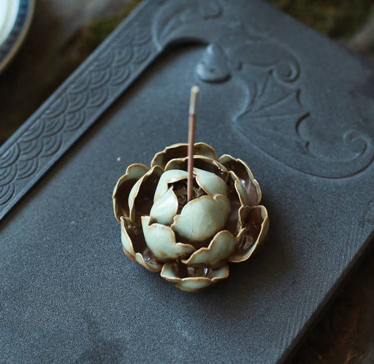 Handmade Ceramic incense burner - Lotus Flower in green